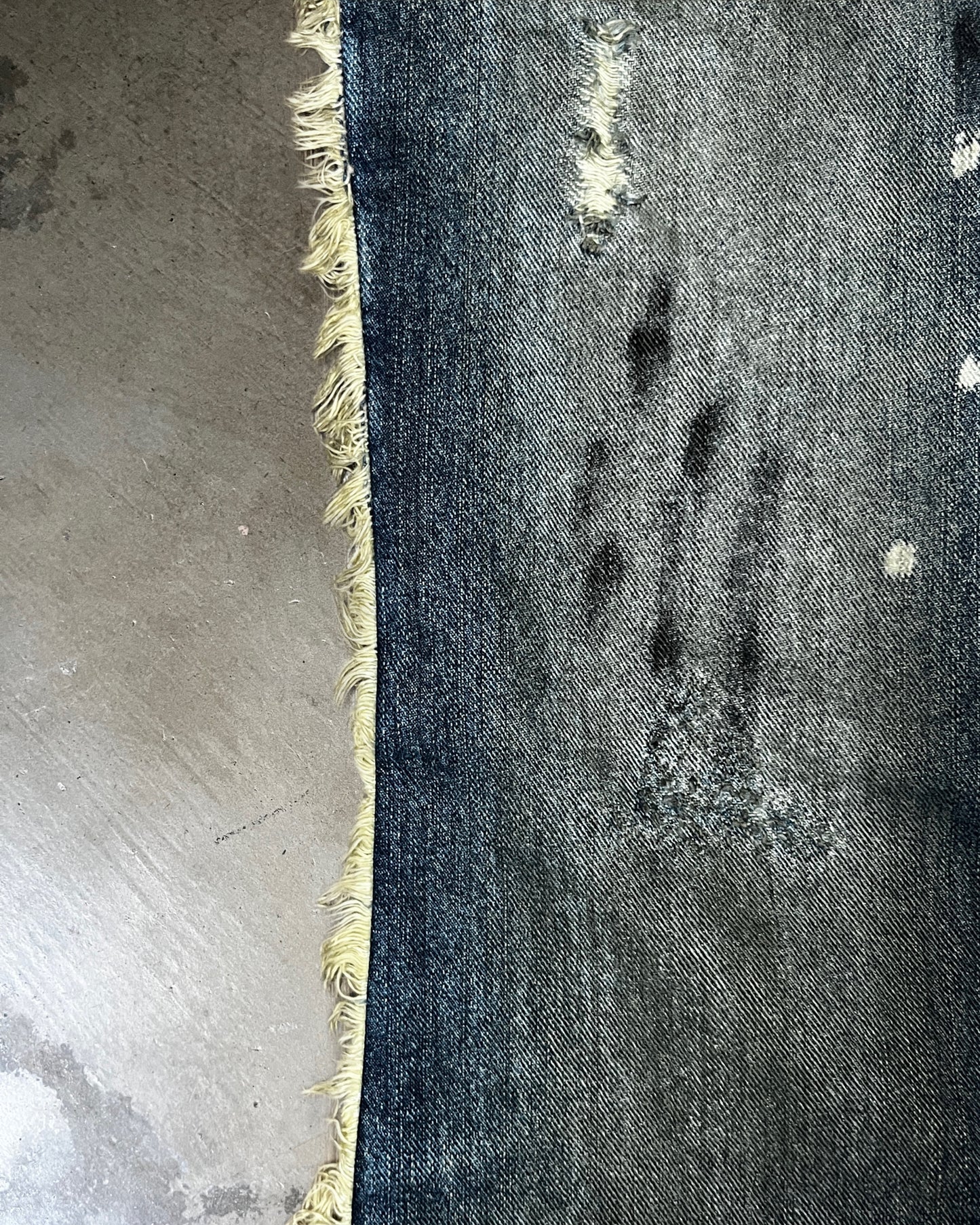 GOA Exposed Distressing Flared Jeans