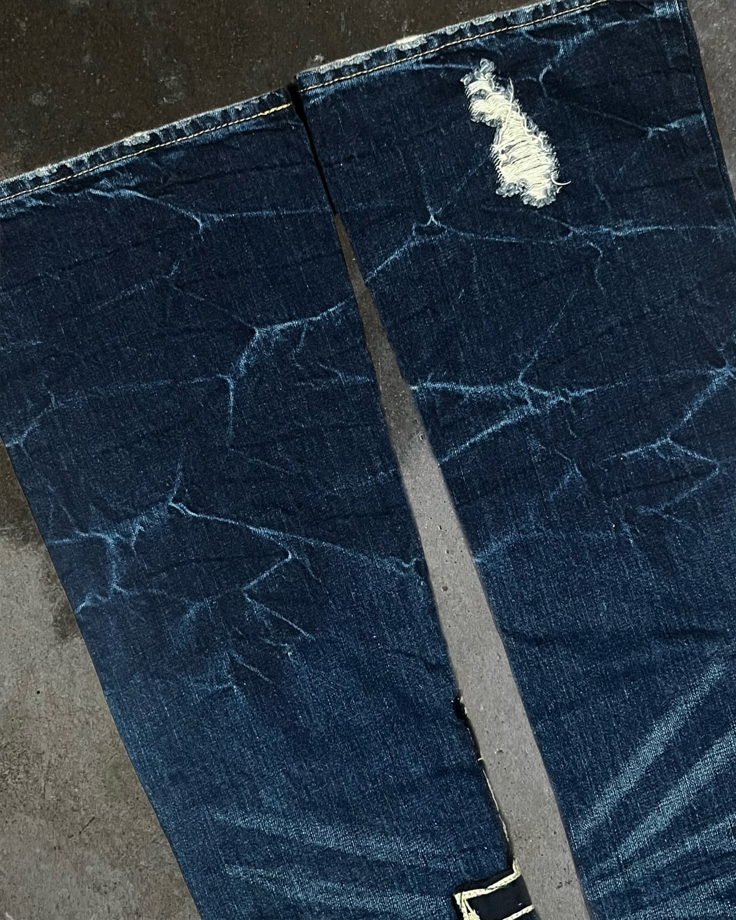 Civarize Slim-Flared Cross Patch Denim