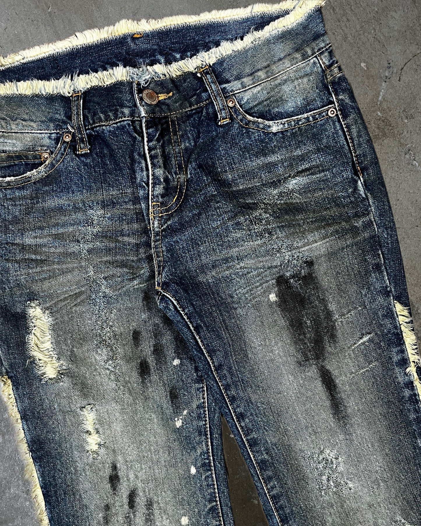 GOA Exposed Distressing Flared Jeans