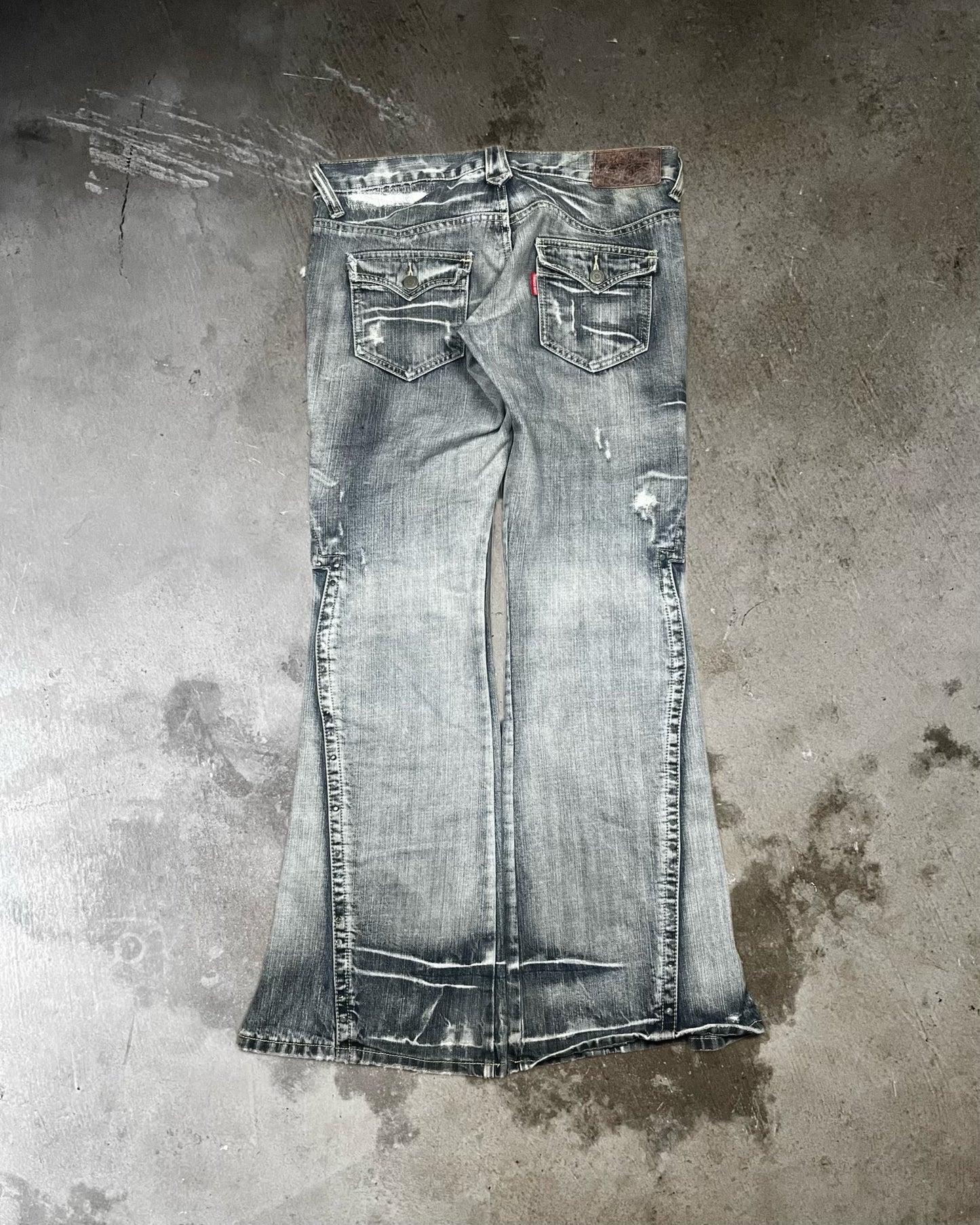 Tornado Mart Lace-Up Flared Jeans