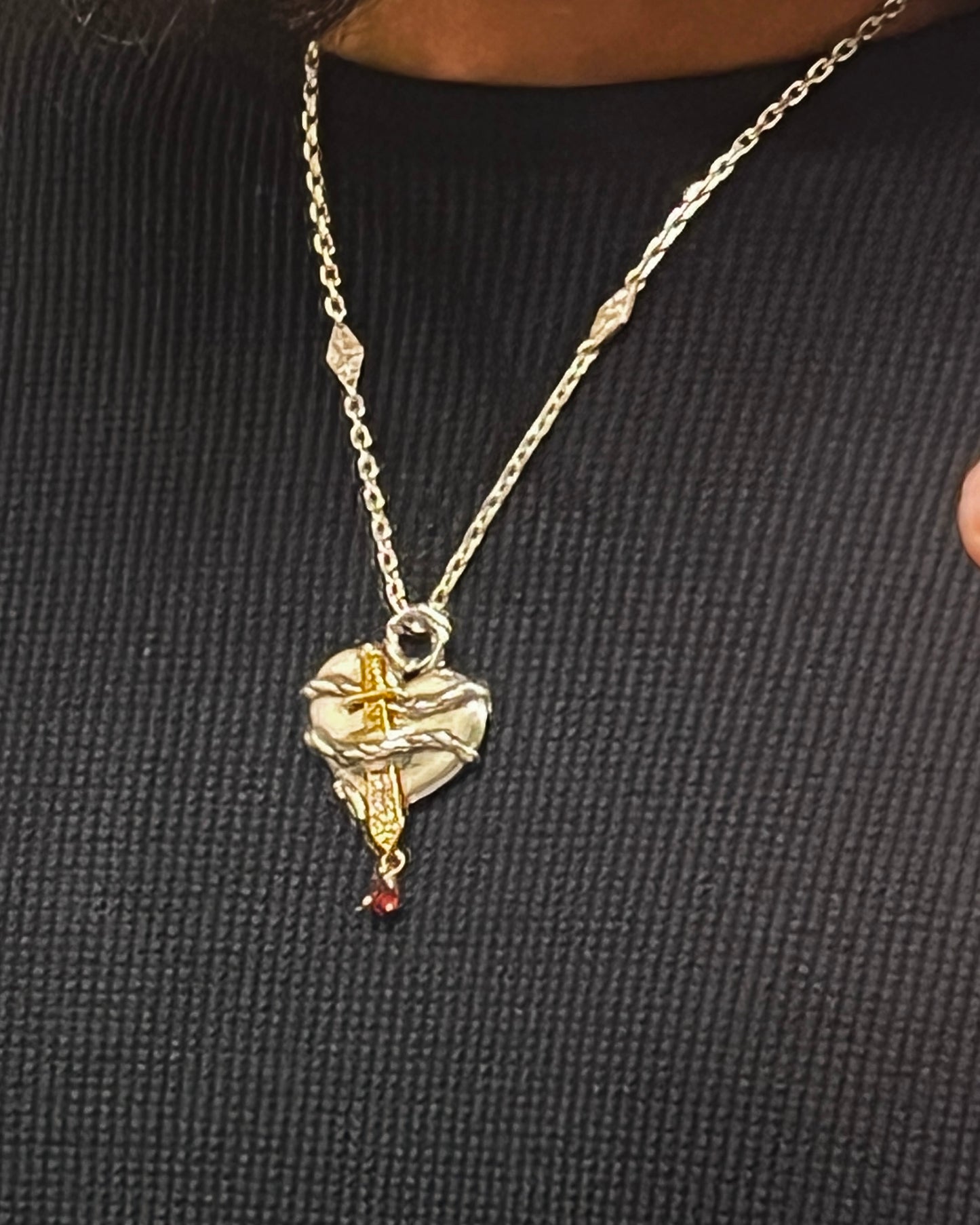Tornado Mart Sacred Heart Silver Necklace